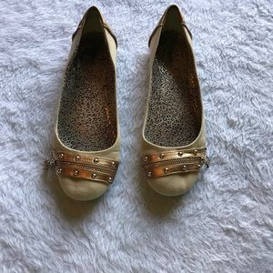 Style & Co Tan & gold flat w/zipper trim